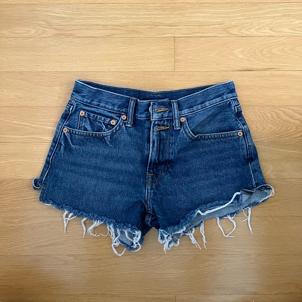 Shorts - Picture 3 of 4